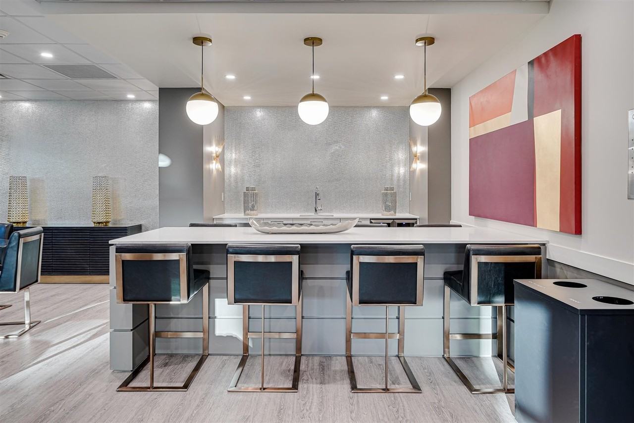 Dorchester Tower - Photo 4 of 14