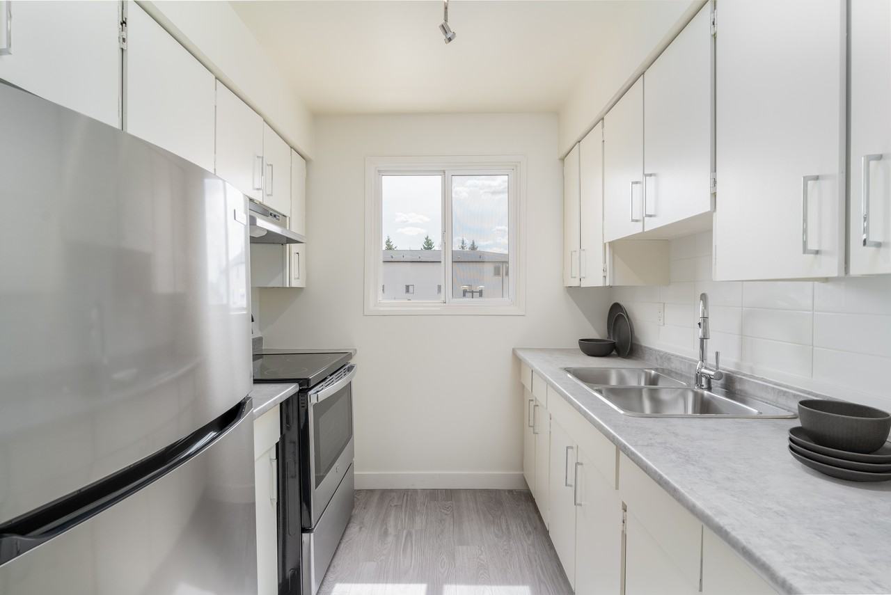 Sturgeon Point Villas - Photo 2 of 7