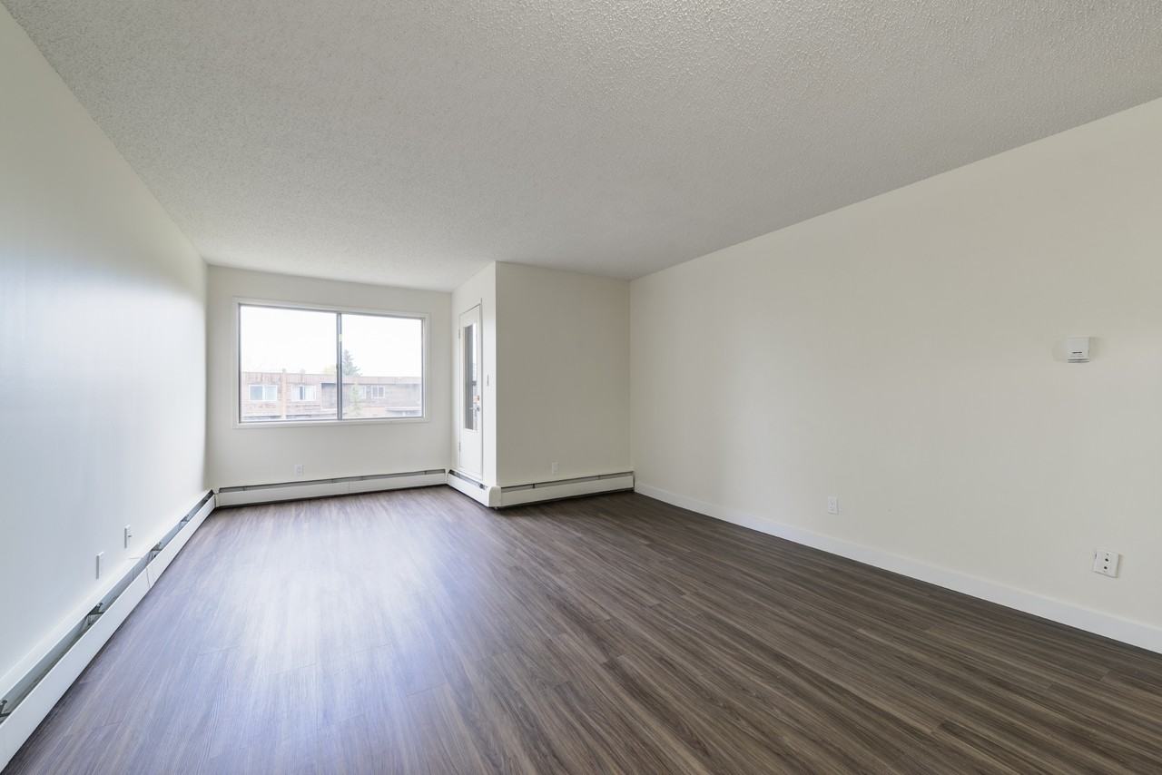 Castle Court - Photo 5 of 26