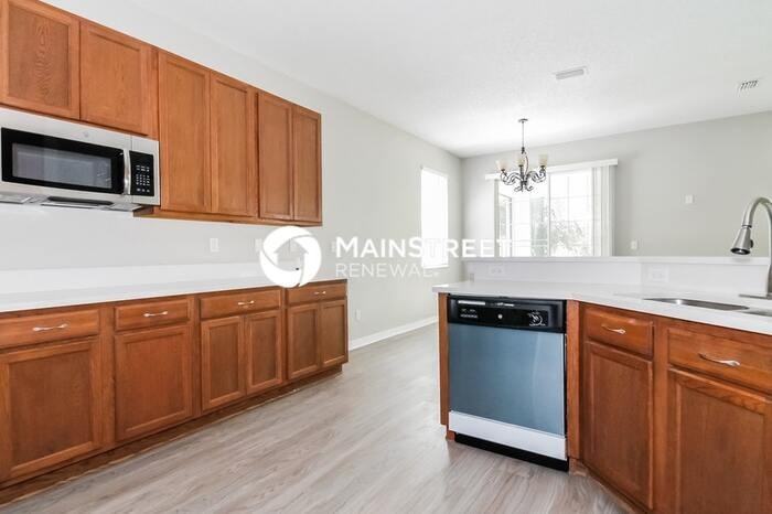 7412 Bridgeview Dr - Photo 7 of 18