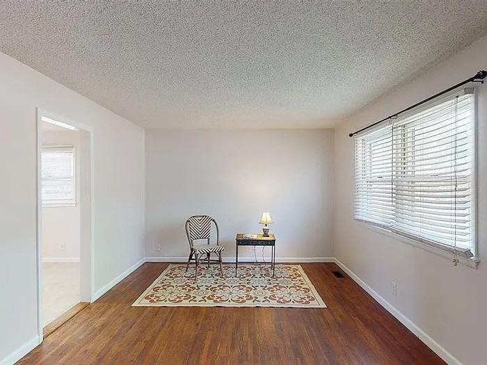 609 S Chase St - Photo 3 of 14