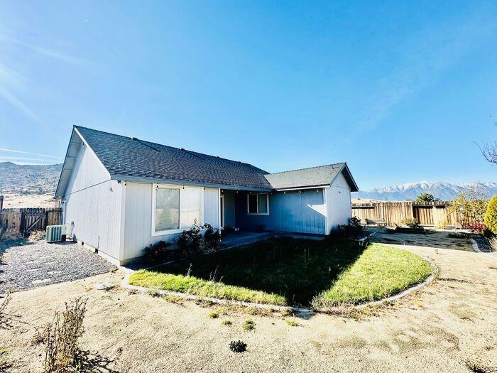 274 Mark St - Photo 2 of 5