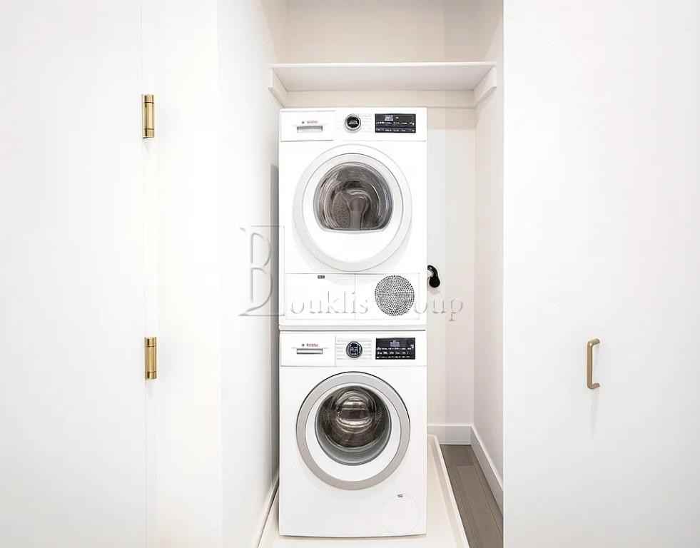 Water St #909 - Photo 5 of 6