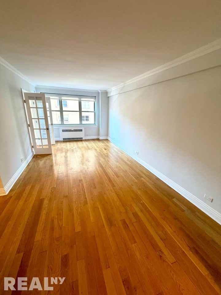 Park Ave #009F - Photo 3 of 6