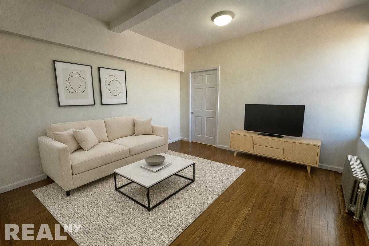 850 Amsterdam Ave #17D - Photo 2 of 5