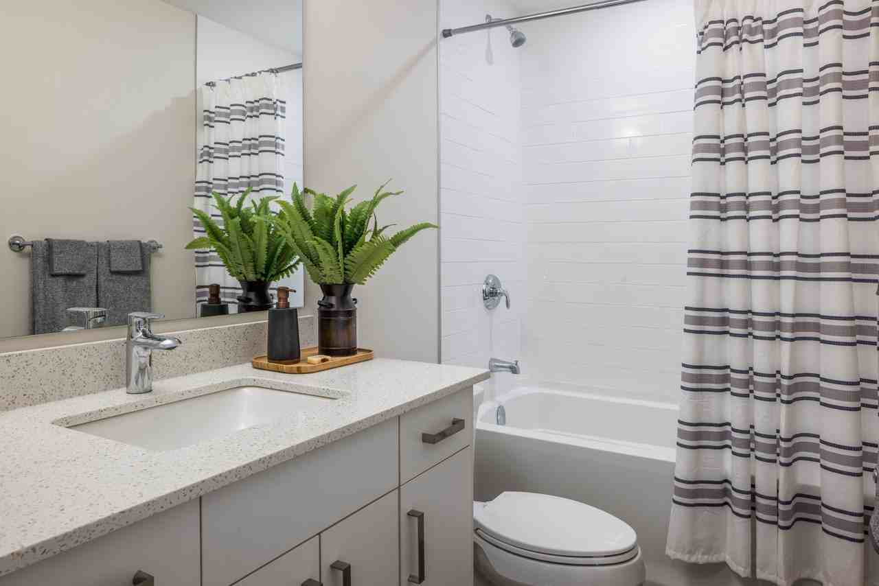 River’s Edge Apartments - Photo 7 of 27