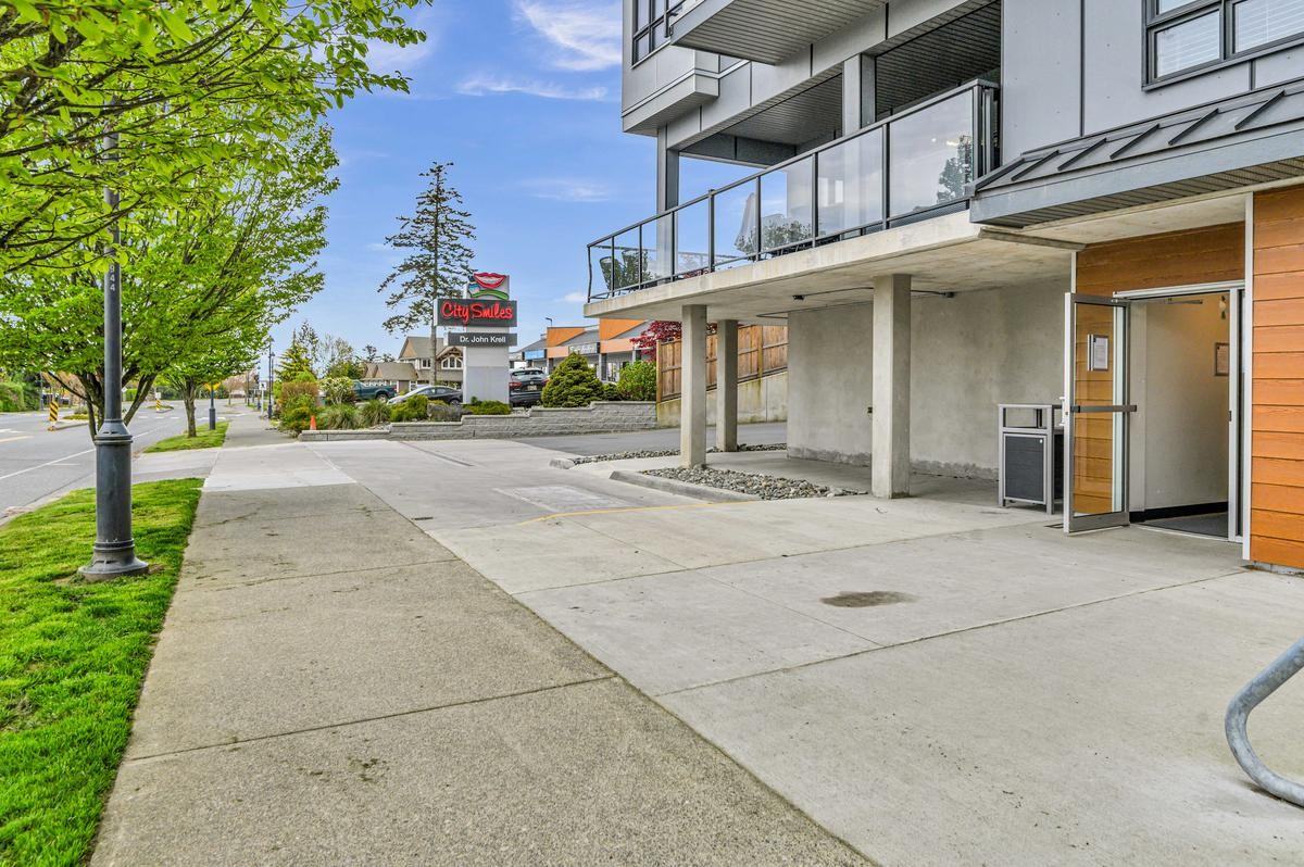 Southpoint Apartments - Photo 7 of 37