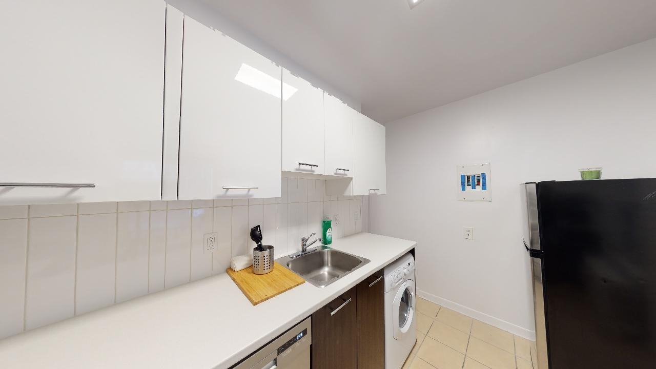 233 Nepean - Photo 3 of 9