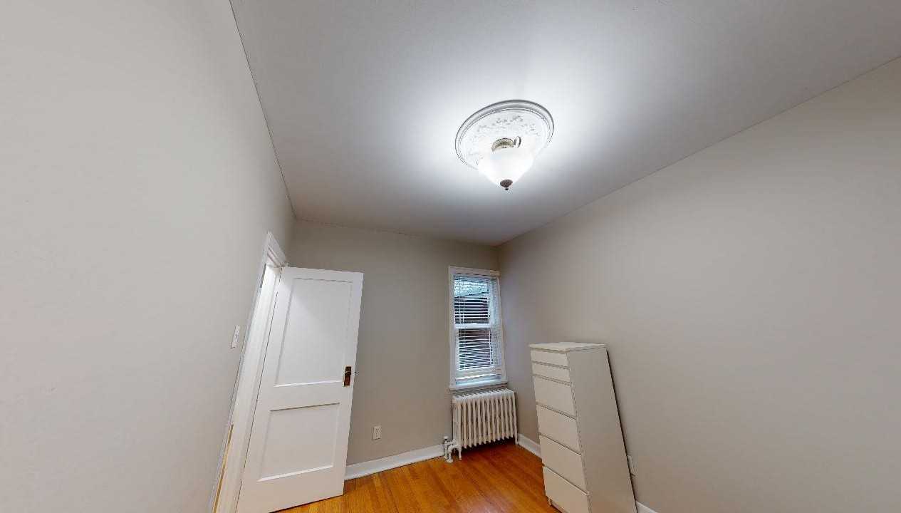 233 Nepean - Photo 6 of 9