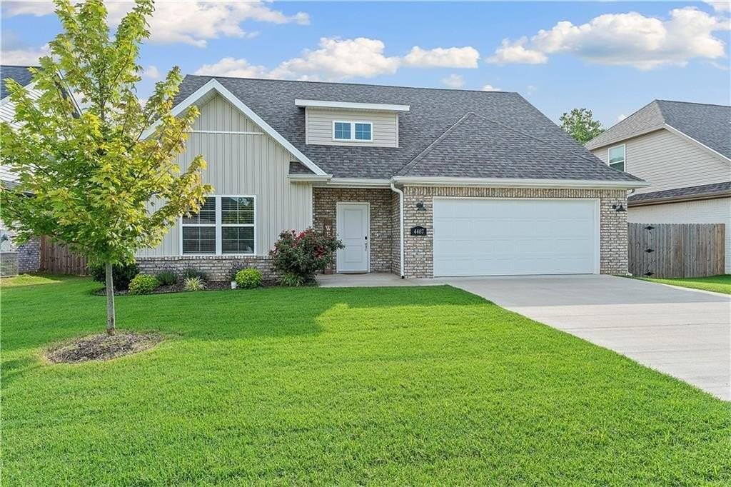 4407 Sw Bison St - Photo 2 of 35