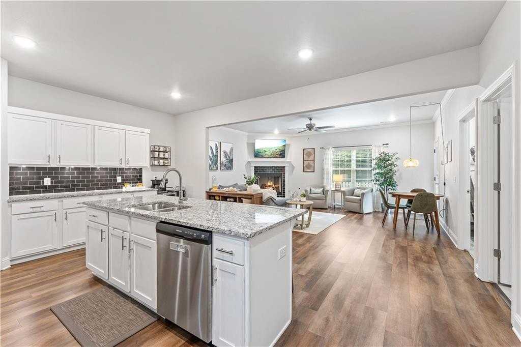 4407 Sw Bison St - Photo 5 of 35