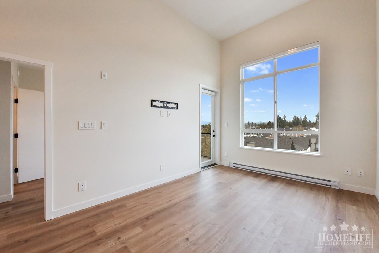 8117 200a St - Photo 5 of 23