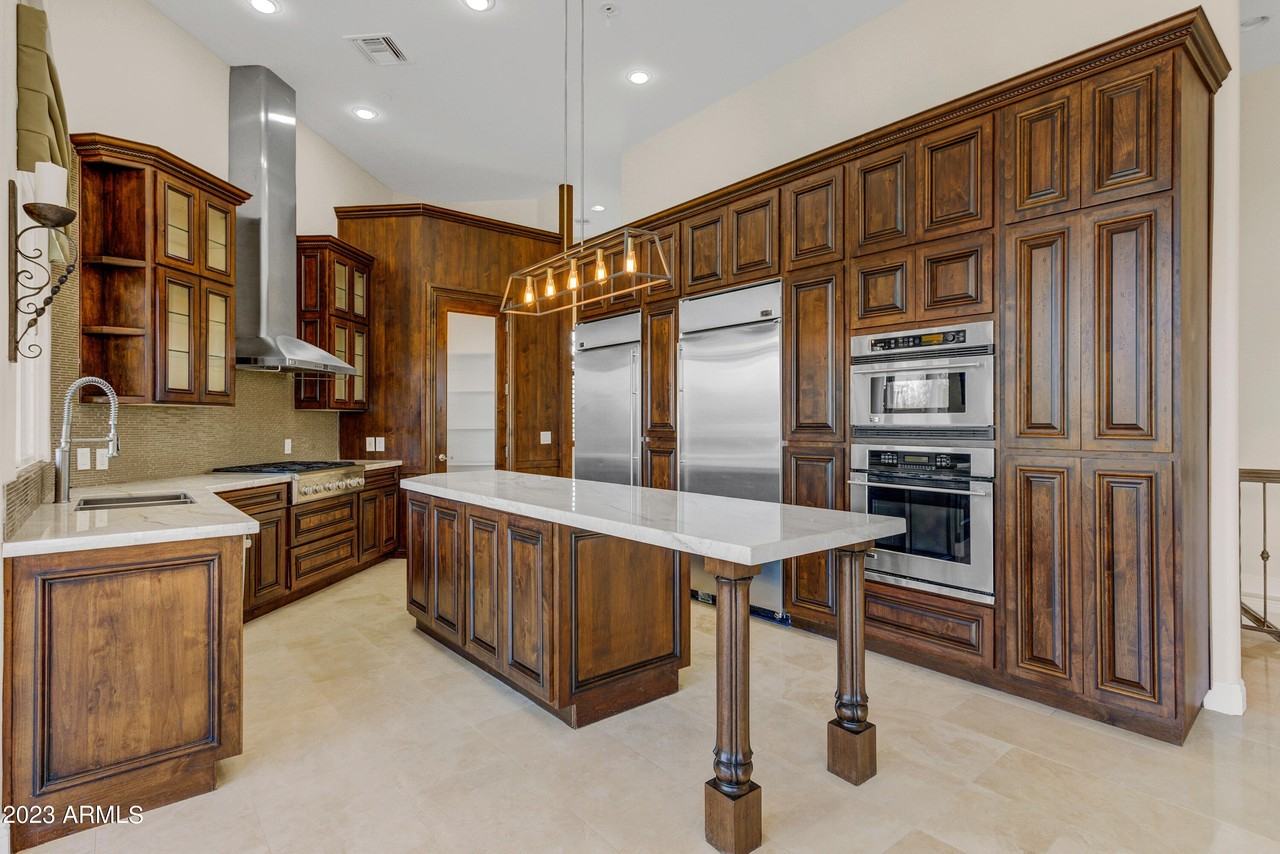 8008 E Whistling Wind Way - Photo 2 of 21