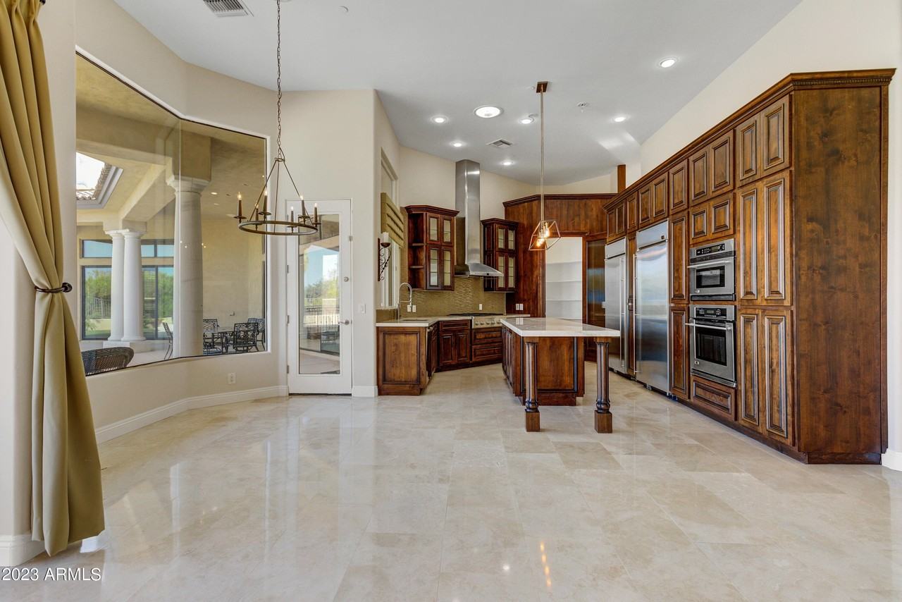 8008 E Whistling Wind Way - Photo 4 of 21