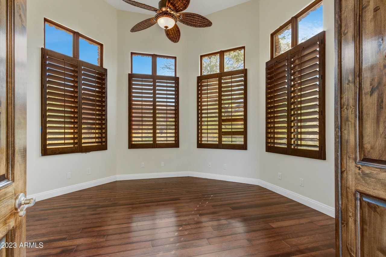 8008 E Whistling Wind Way - Photo 7 of 21