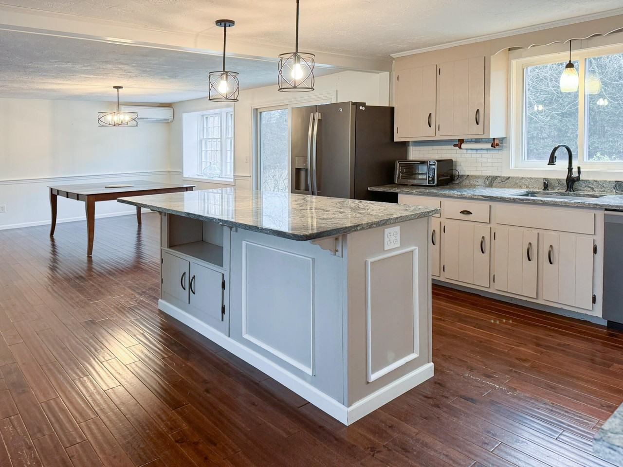 33 Greenhouse Rd - Photo 3 of 25