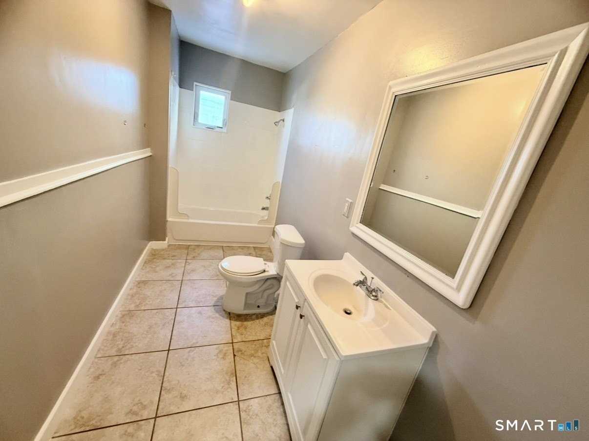 115 Sherwood Ave - Photo 5 of 6