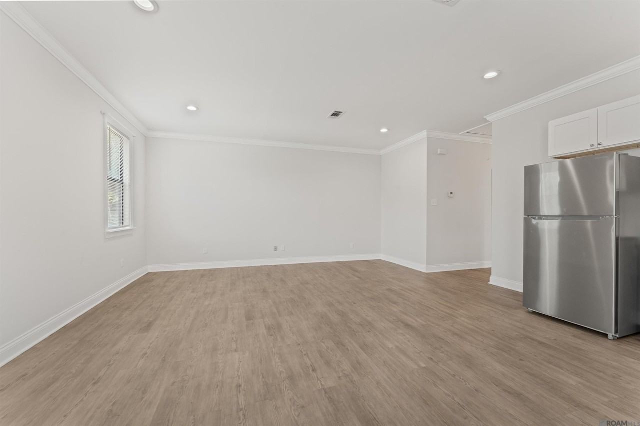 1917 Minnesota St - Photo 2 of 9