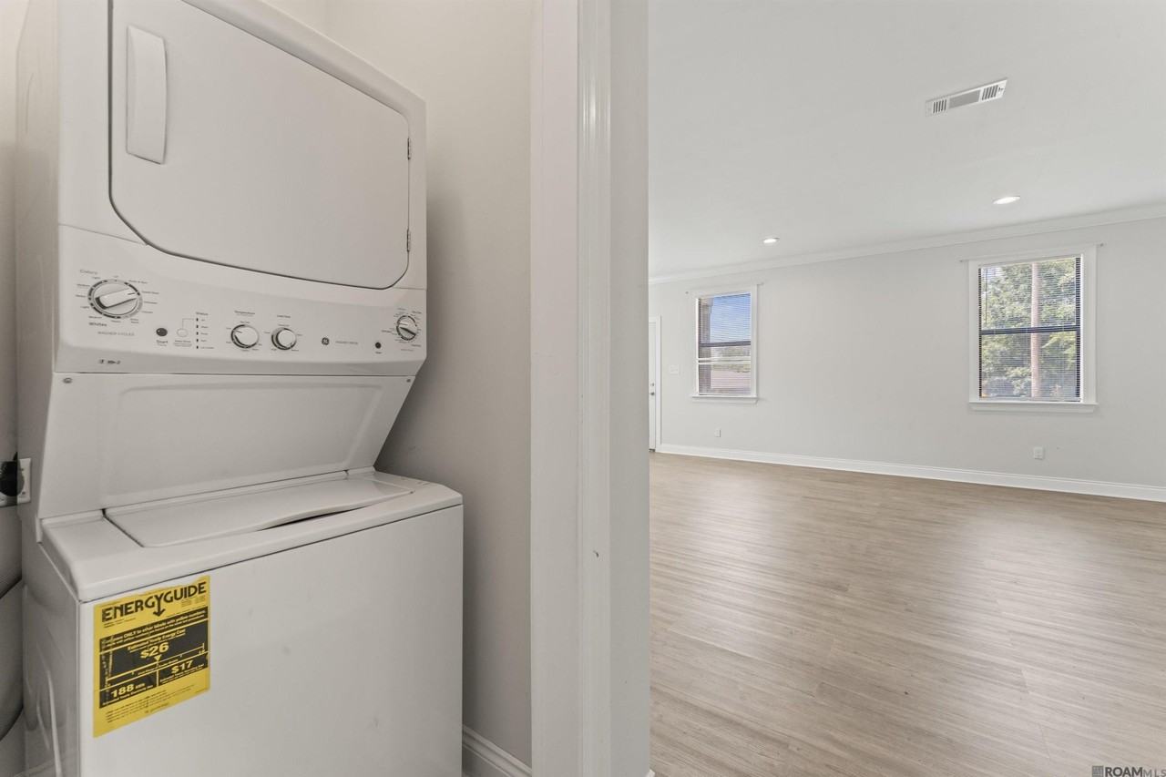 1917 Minnesota St - Photo 6 of 9