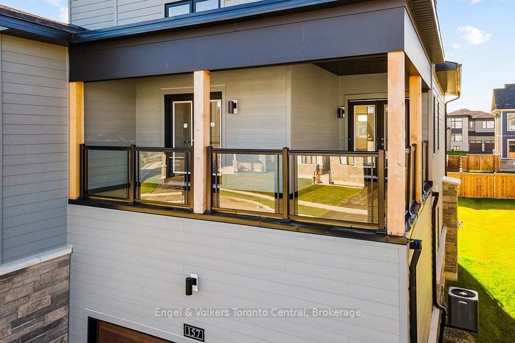 157 Springside Cres - Photo 3 of 50