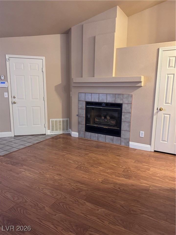 8217 Broward Ln - Photo 5 of 26