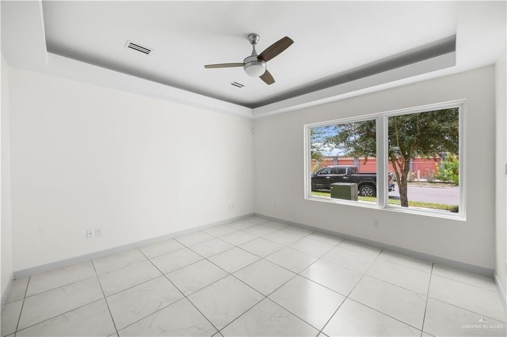 2400 Harmony Ln Apt B #B - Photo 4 of 19