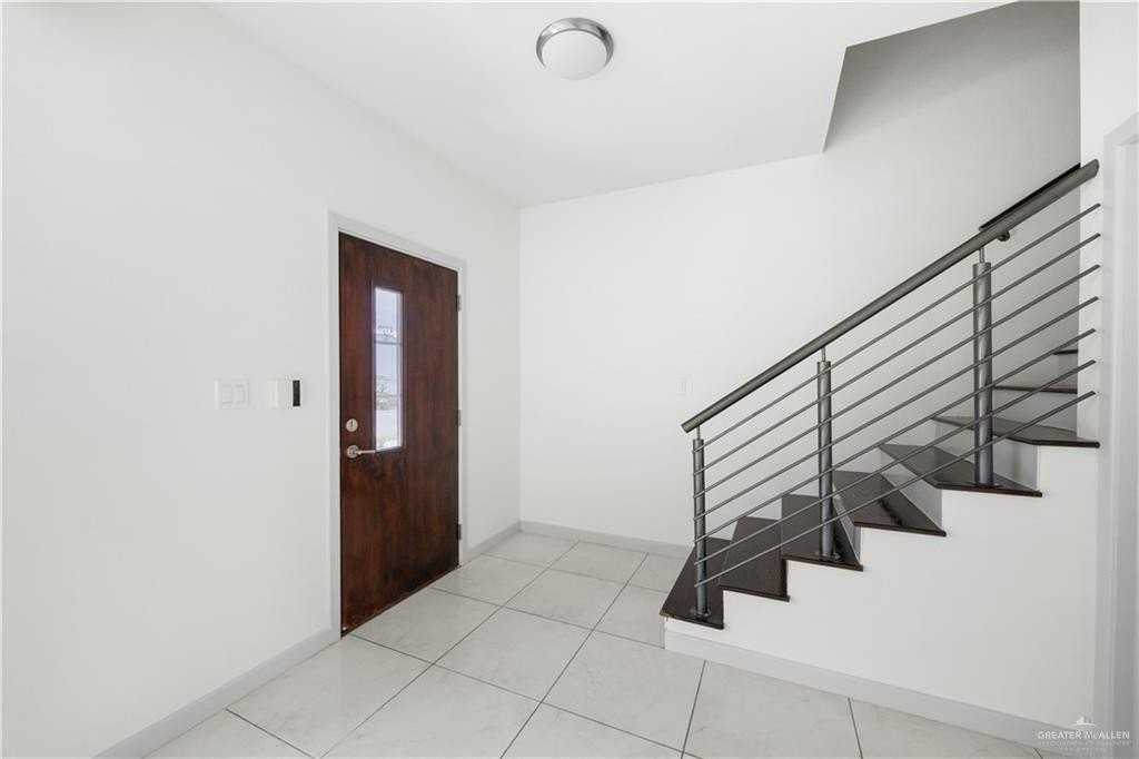 2400 Harmony Ln Apt B #B - Photo 5 of 19