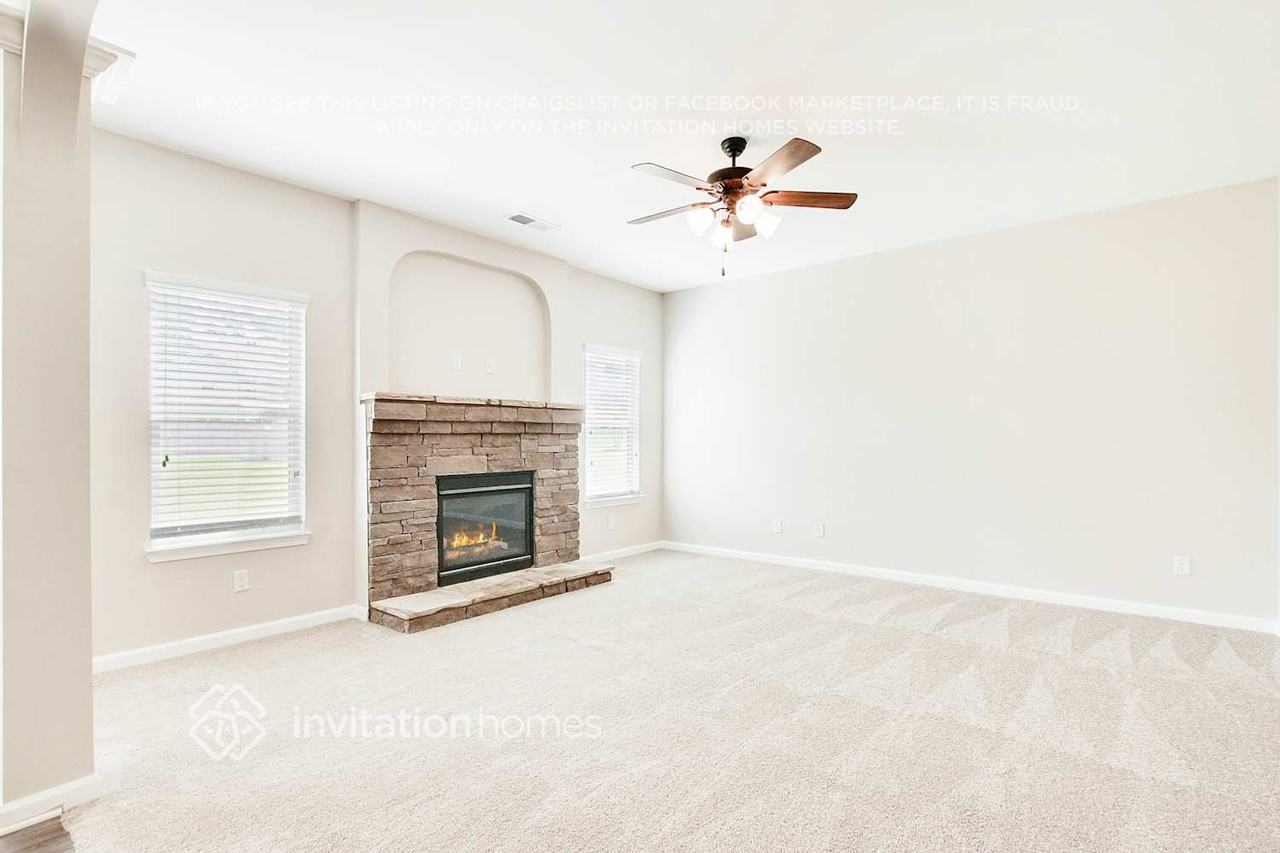 4058 Dinmont Chase - Photo 5 of 26