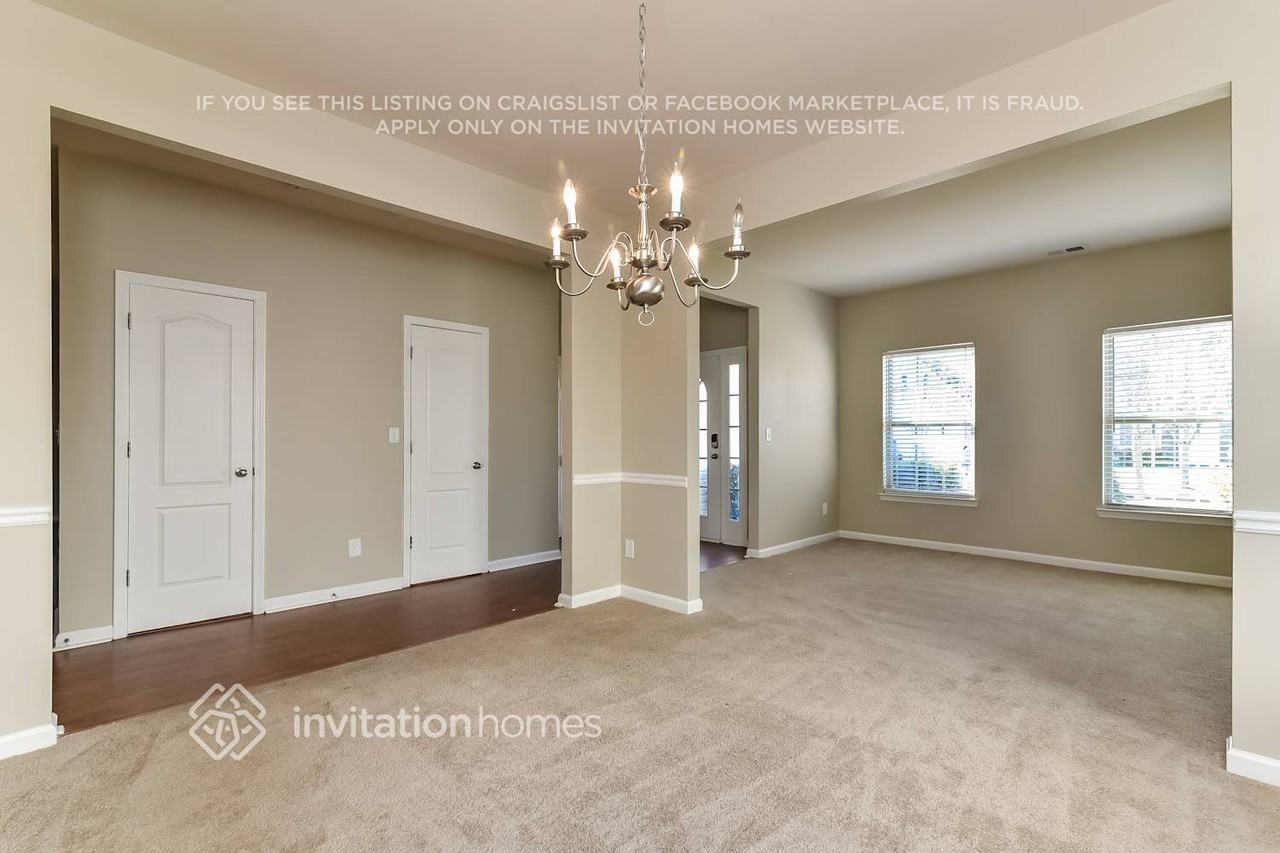 3967 Rosebud Park Dr - Photo 7 of 19