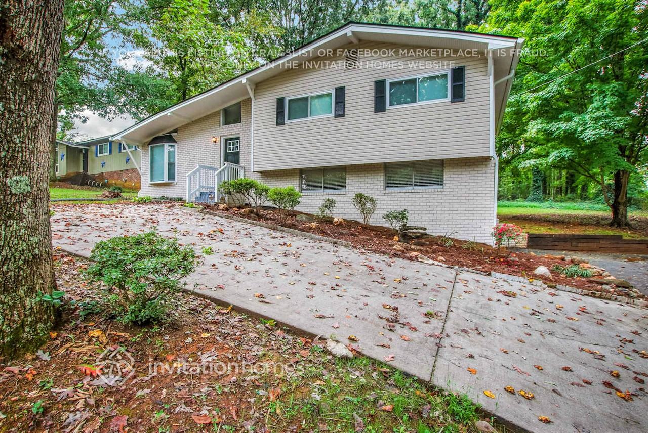 6451 Courtney Dr - Photo 2 of 23