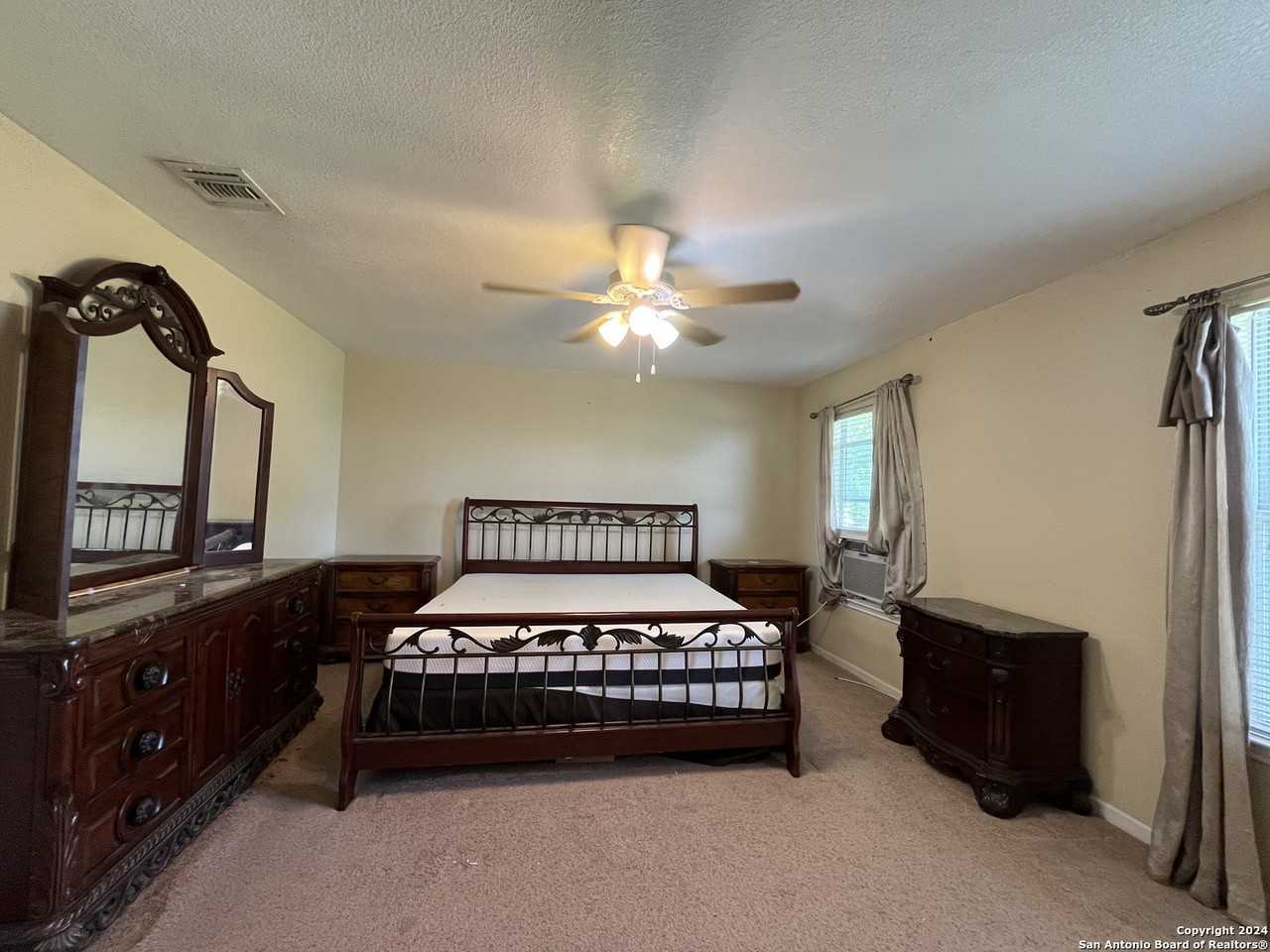 1243 Gillette Blvd #1 - Photo 7 of 10