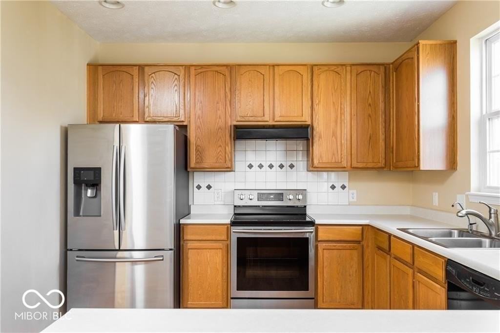 13800 Stanford Dr - Photo 5 of 24