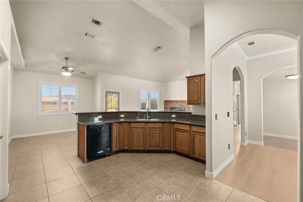 15095 Douglas St - Photo 7 of 24