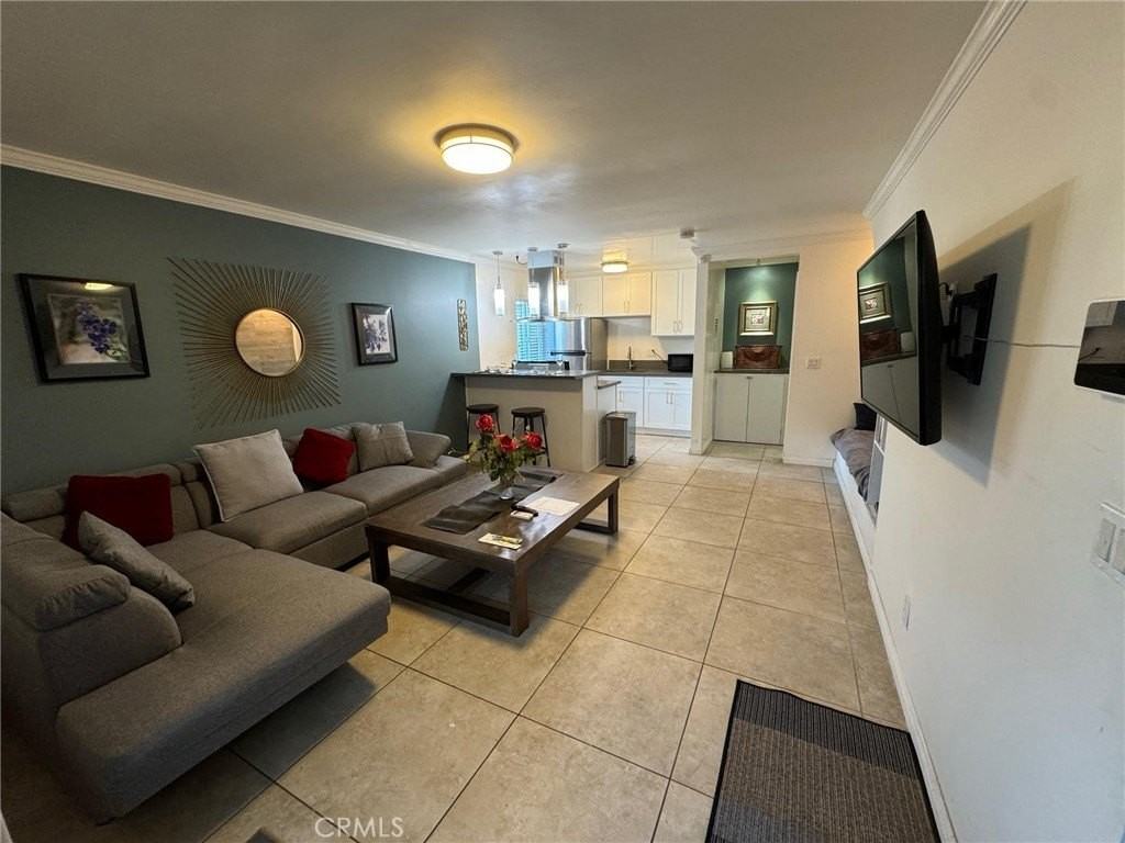 2121 S Camino St - Photo 2 of 15