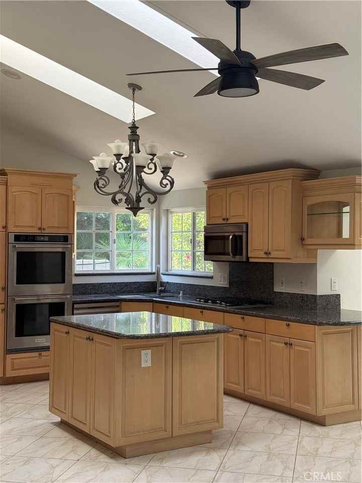 1279 Clayford Ave - Photo 3 of 17