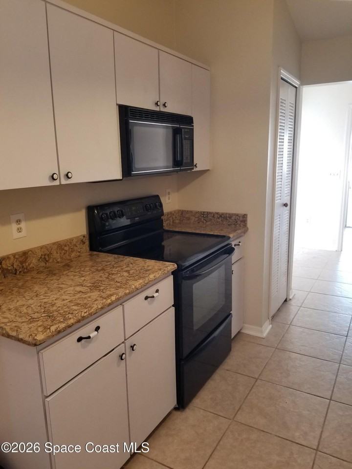 3584 Muirfield Dr - Photo 5 of 35