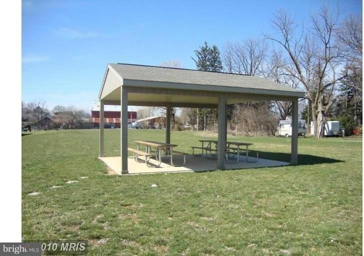 Sunburst Gardens Dr #E - Photo 2 of 3