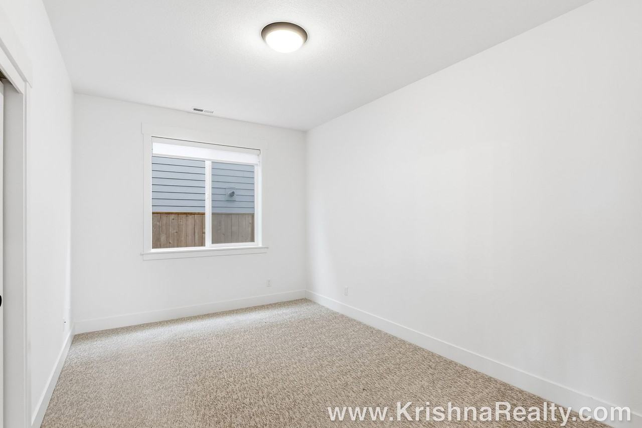 1670 37th Pl - Photo 4 of 27