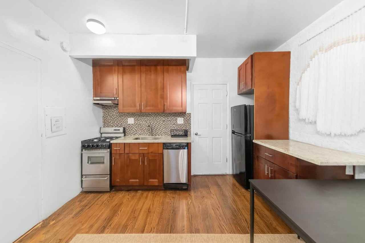 156 W 15th St #1341843P - Photo 3 of 7