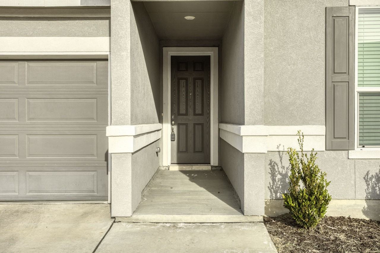 702 Eucharis #1 - Photo 4 of 25