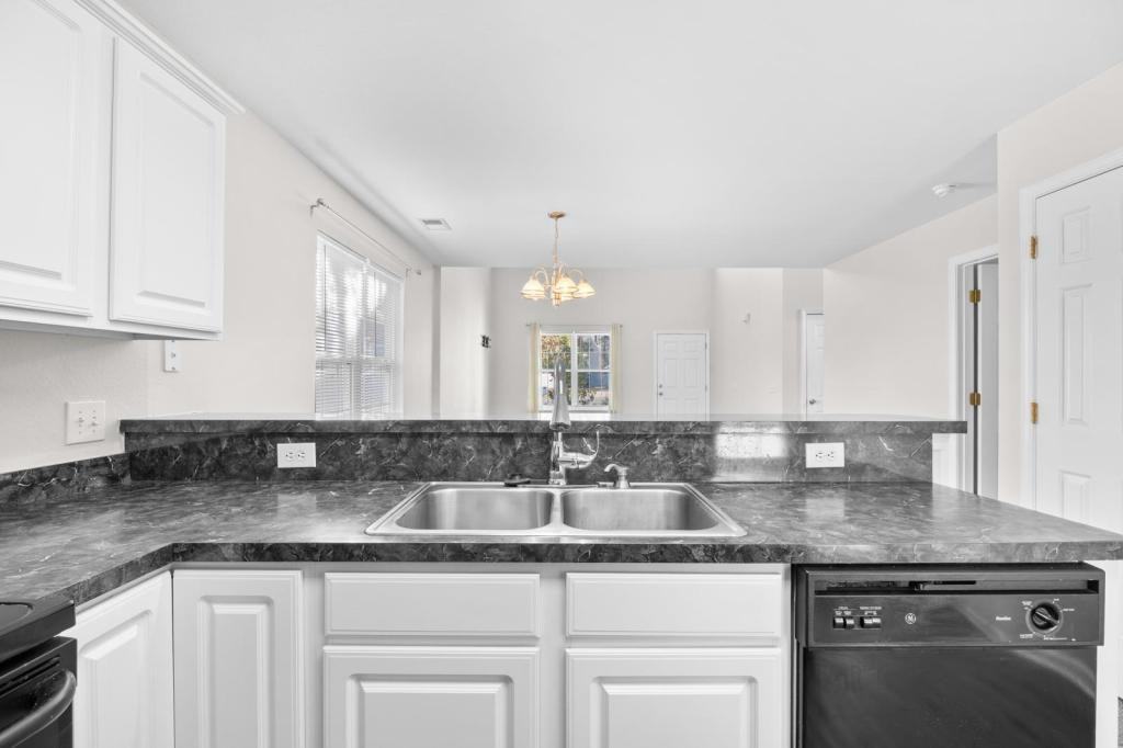 1152 Stoney Falls Blvd - Photo 7 of 23