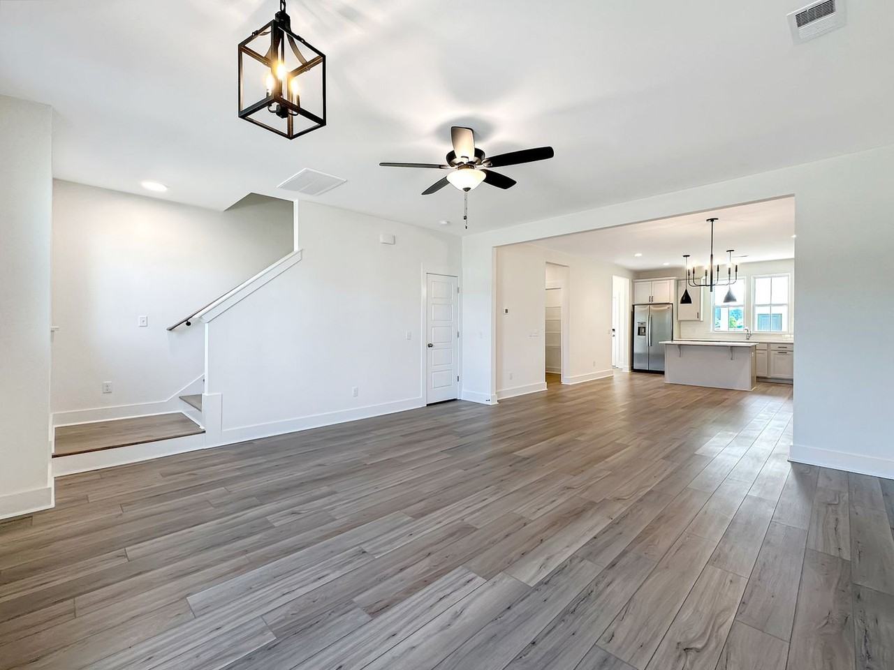 258 Symphony Ave - Photo 6 of 37