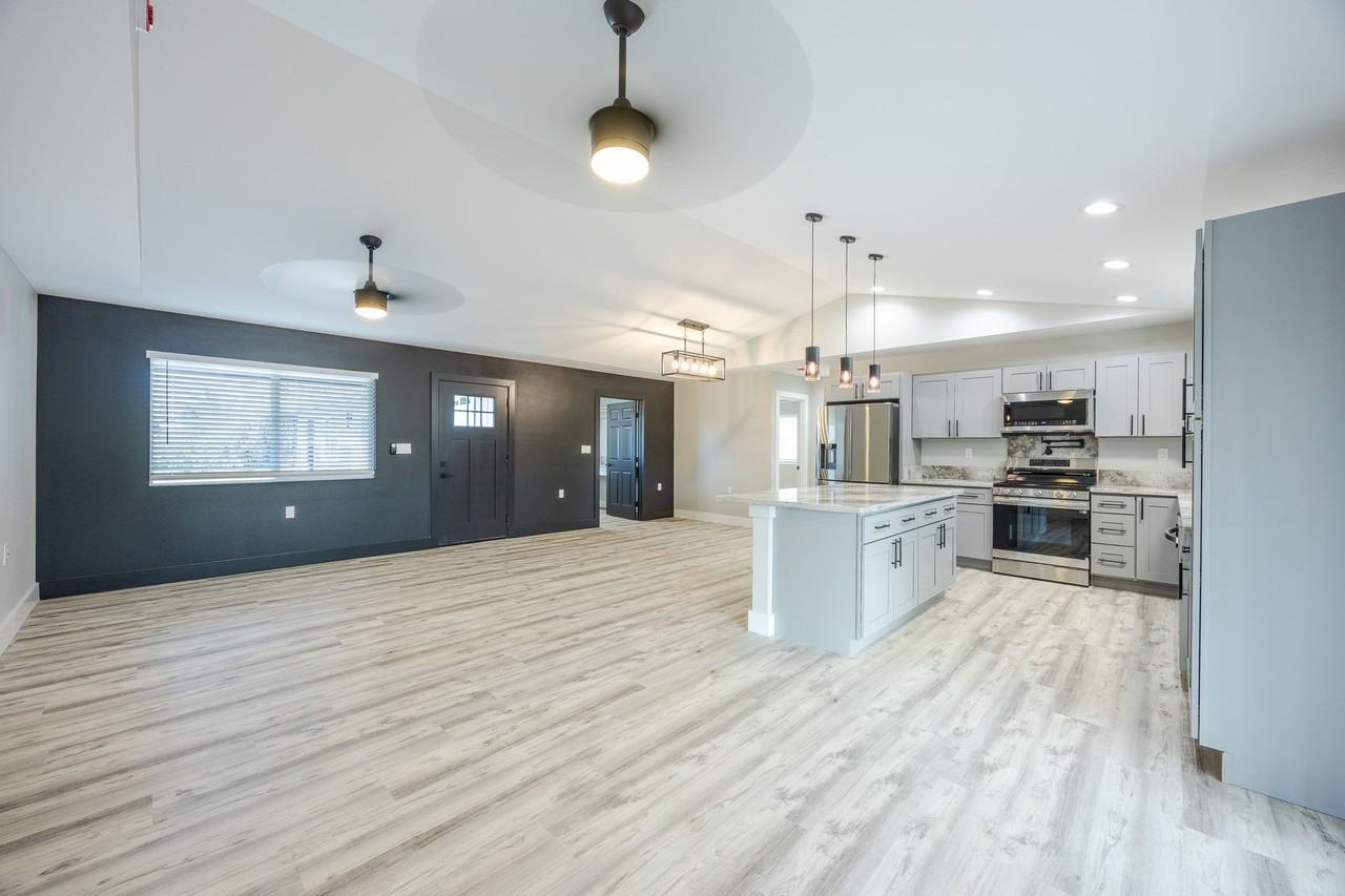 15-1510 14th Ave - Photo 2 of 50