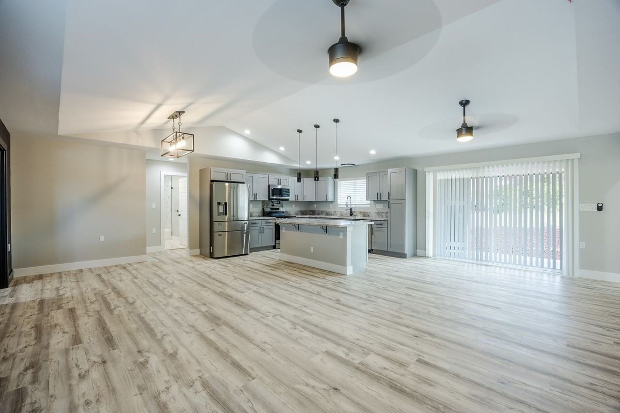 15-1510 14th Ave - Photo 3 of 50