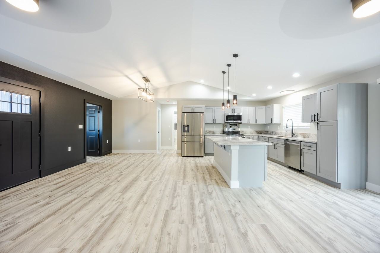 15-1510 14th Ave - Photo 4 of 50