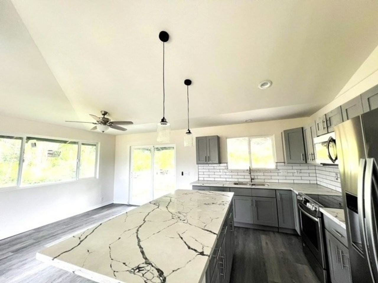 15-1412 17th St - Photo 3 of 10