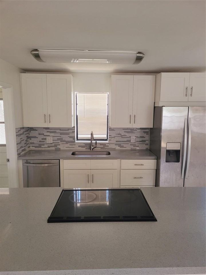 770 770 NE 38 R - Photo 3 of 15