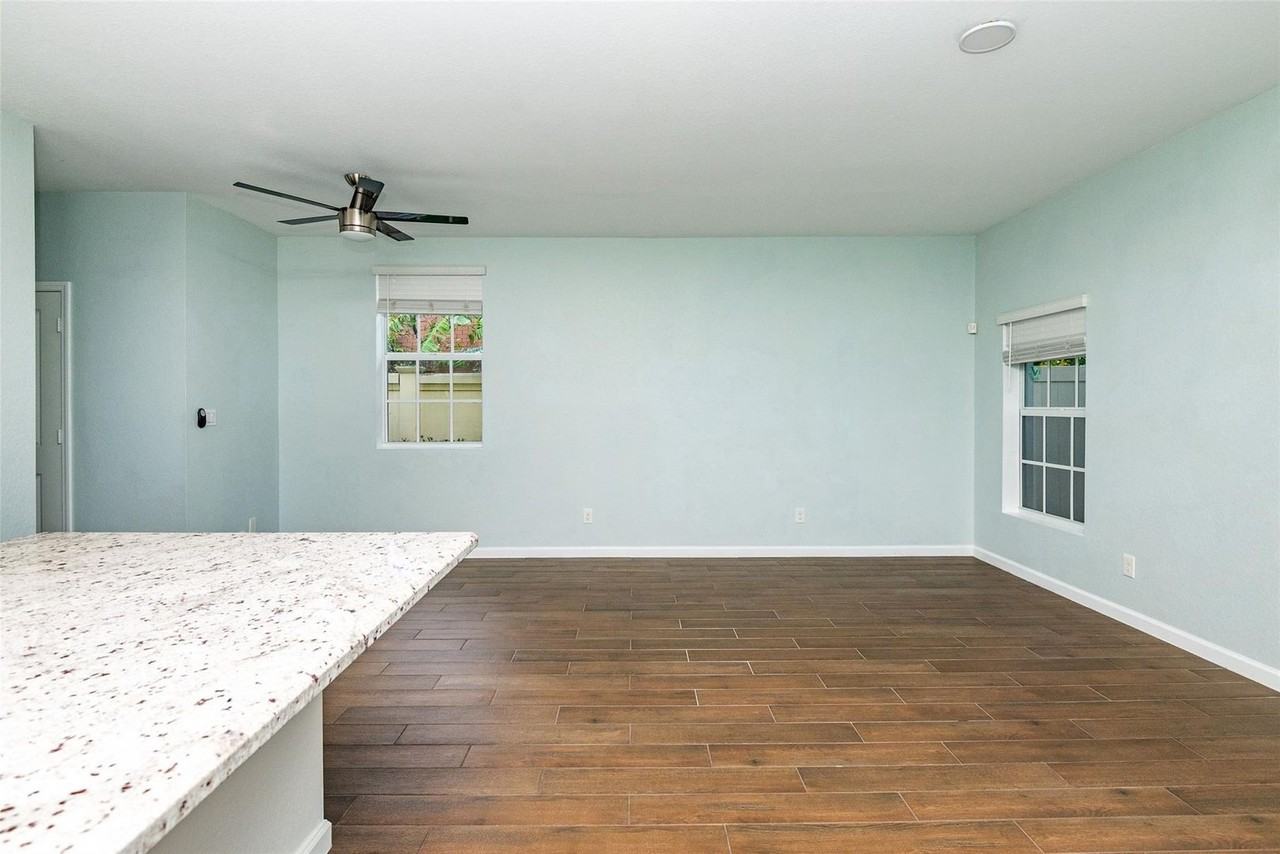 1134 Nw 40th Ter - Photo 4 of 19