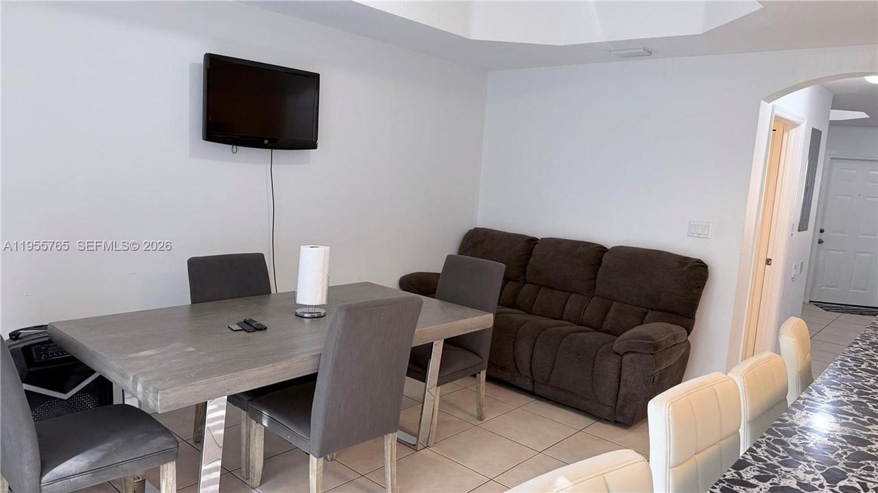 10686 Sw 8th St - Photo 2 of 16