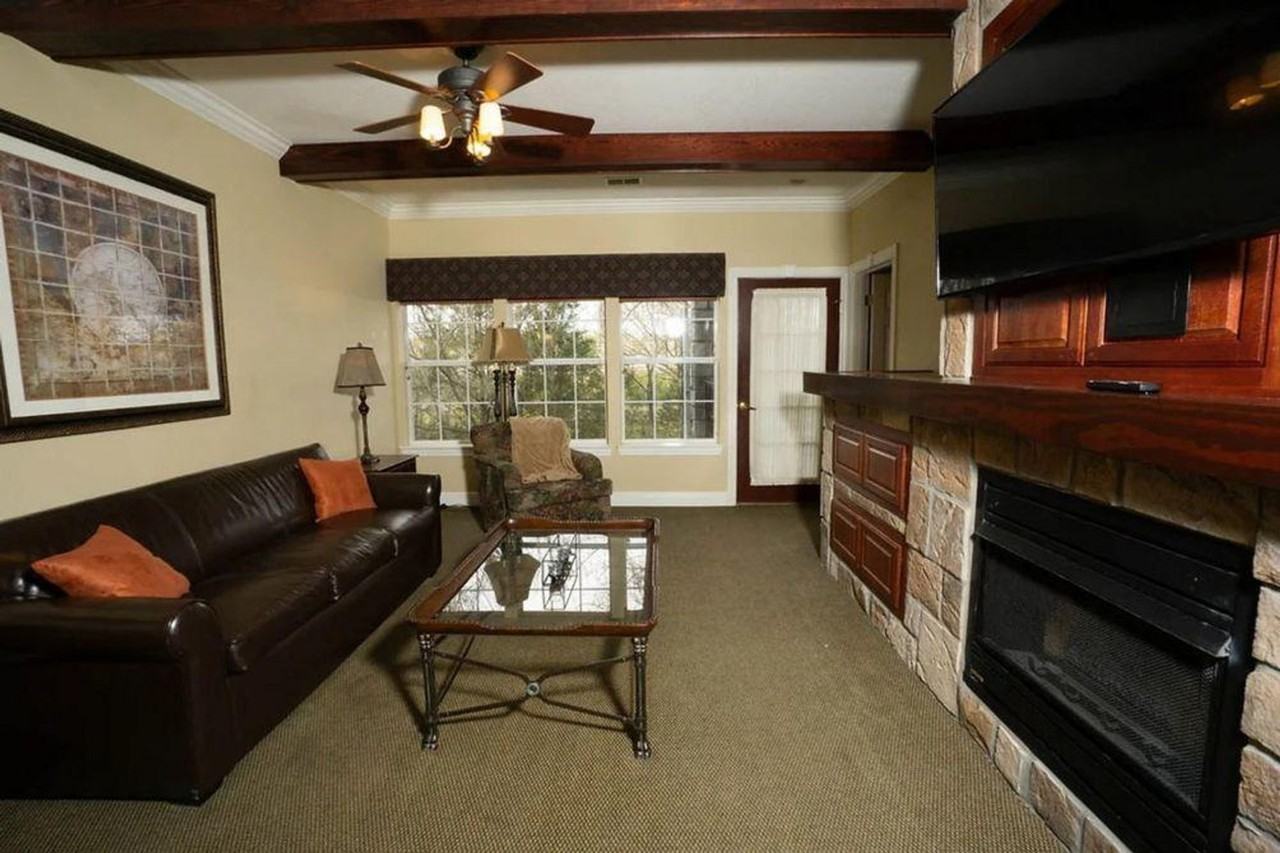 175 Golfview Dr #1267951P - Photo 6 of 24